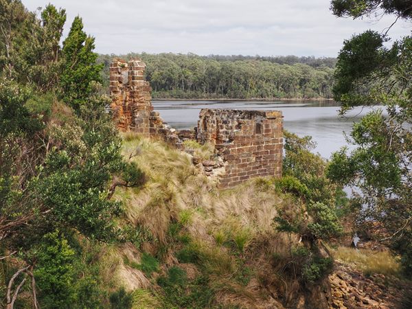 Ruïne op Sarah Island, Australië